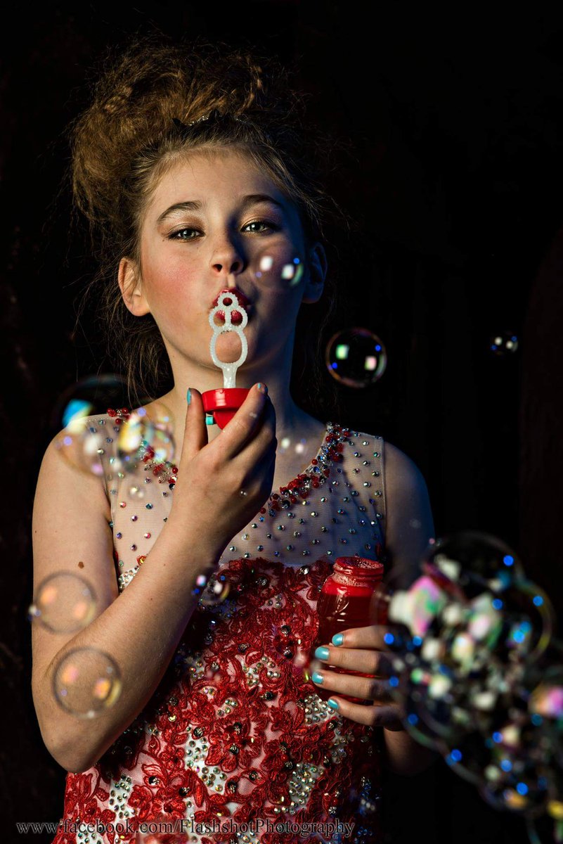NevaShand's tweet photo. Photos hoot #nevadiva #nevashand #art #fashion #model #childmodel #classical #perfect #TonyAwards https://t.co/G6hUctyw4p