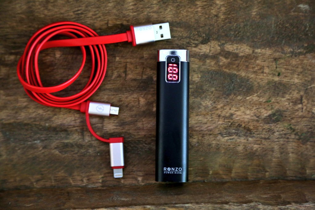 RONZOpower's tweet photo. Best $20 you'll spend today™
(includes 2-1 power cable)
_
#ronzopower #portablecharger #powerbank #3000mah #ronzo https://t.co/Y3xo3u6rXm