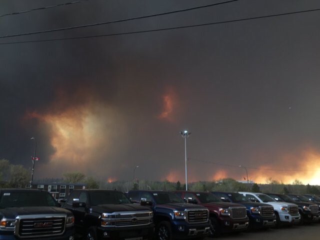 Massive forest fires breaking out in Alberta, thoughts are with those in Fort McMurray. Stay safe everyone. #ymmfire