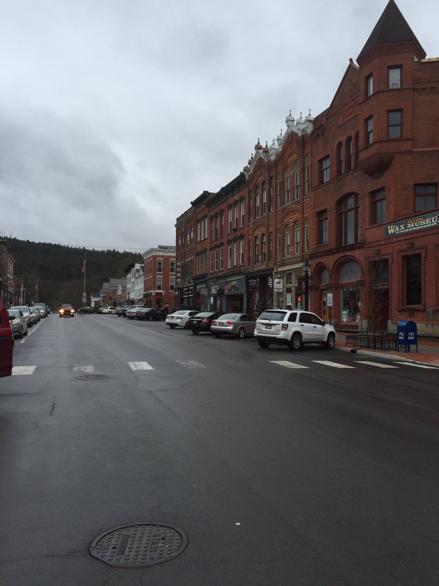 Kevin_Martinez's tweet photo. Main Street. Cooperstown, NY. #GriffeyHOF #GoMariners https://t.co/WvuwX4EnW0