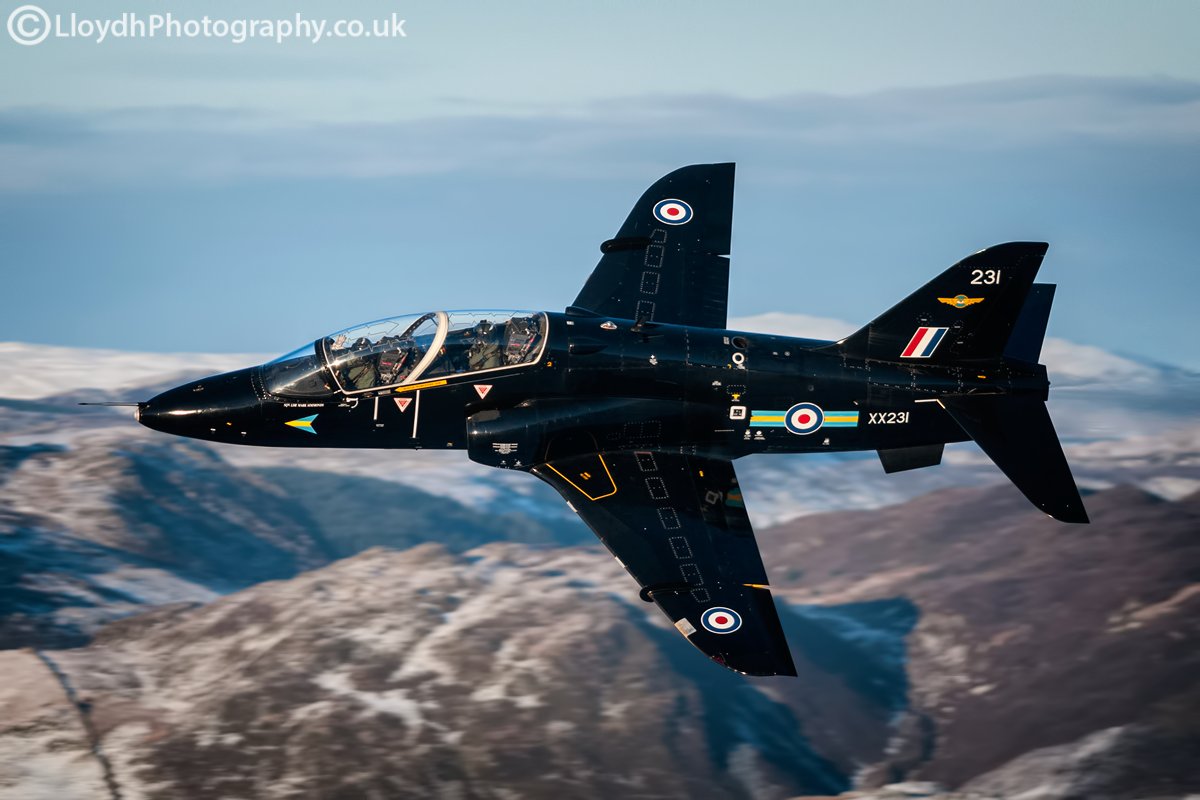 lloydhphoto's tweet photo. This is still, by far my favourite shot of 208(R) Squadron at work, low level in winter. I'm sure they'll be missed. https://t.co/9mkwIqtfCD