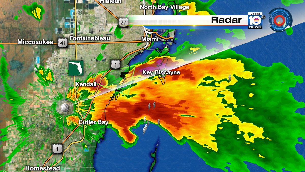 A strong storm stretches from Kendall to Biscayne Bay.  It likely will diminish as the evening approaches. https://t.co/40MTBBW9W4