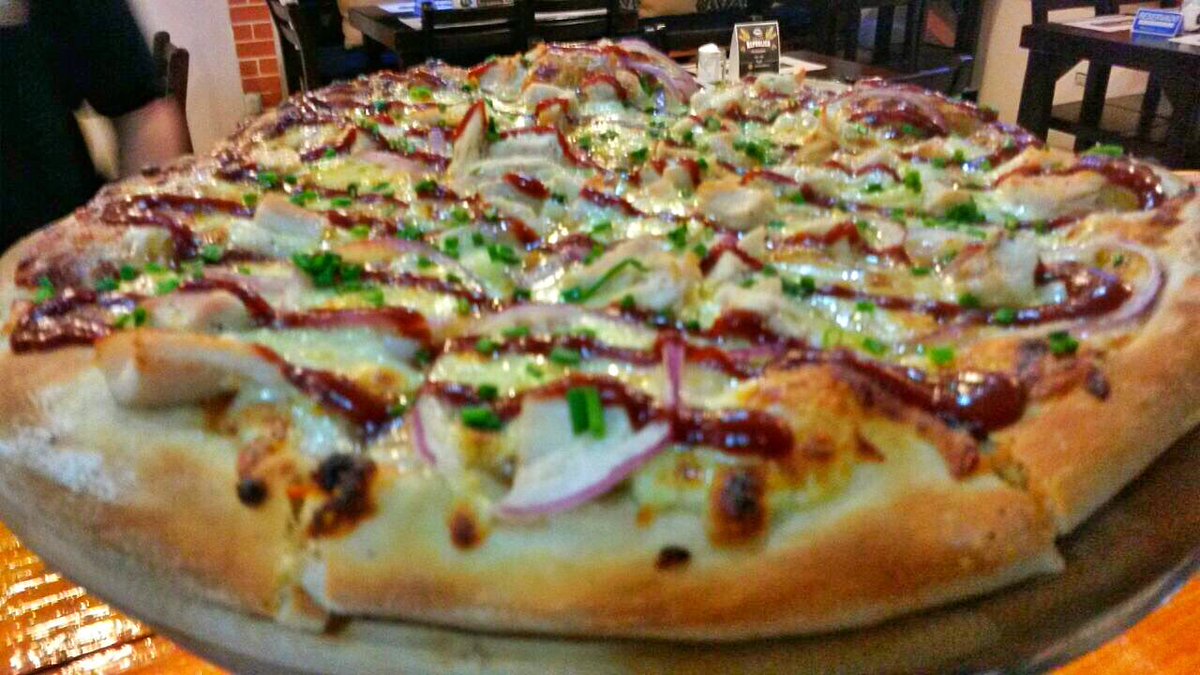 WickedPizzaEC's tweet photo. Ya estamos abiertos! Ven a disfrutar una deliciosa pizza artesanal!! 🍕 #ArtisanalPizza #CraftBeer #Wings #Guayaquil https://t.co/aEkF9ygDE2