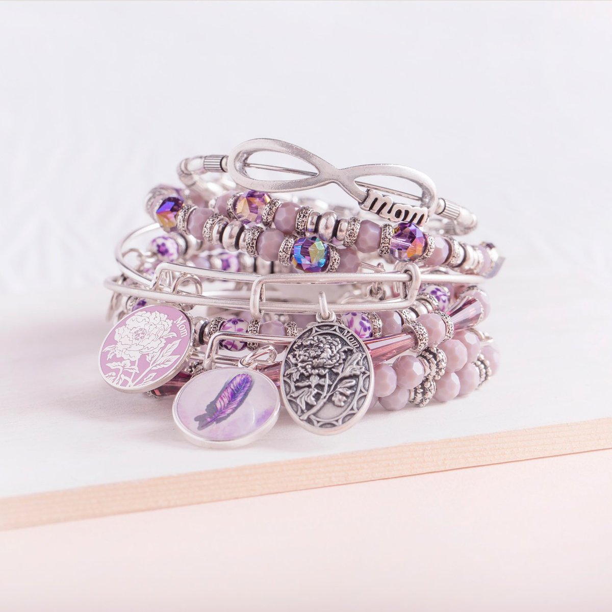 alexandani's tweet photo. #QUIZ: Which piece best matches your mom's personality? Find out here + share your results > https://t.co/VsmPPJFXEJ https://t.co/kKSq7EPIPE