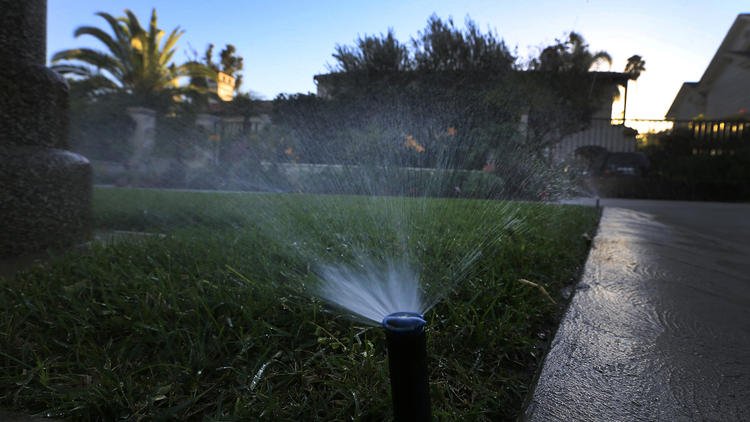 Californians cut water use by 24% in March lat.ms/1W5GDEn