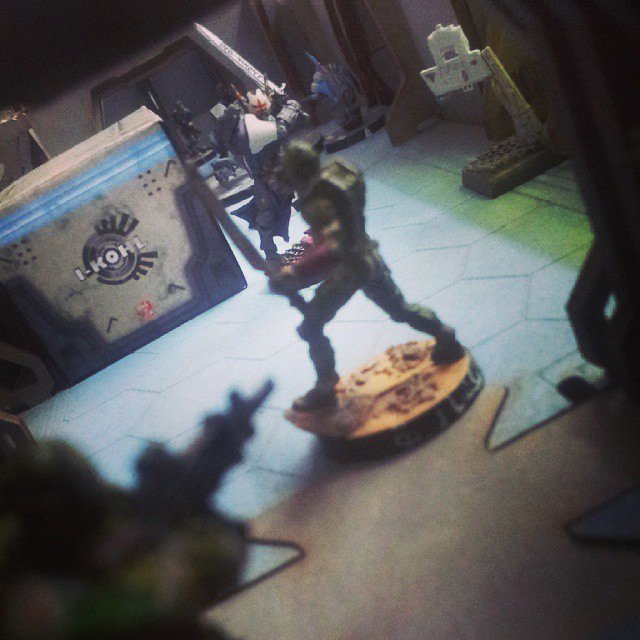 CalabozoCriollo's tweet image. Father Knight fights back jannisary saboteurs! #TeamPanO #OperationFlamestrike #Beastsofwar