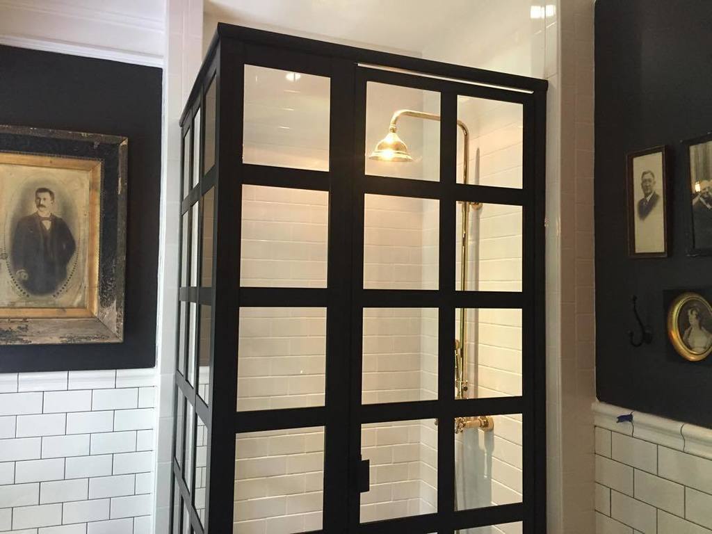 sparkman_eth's tweet photo. @agnatalie | Guest bathroom, Shower door finally installed and worth the wait ๐ #factorywindows #coastalshowerdoorsโฆ https://t.co/PUB4jn2lzC