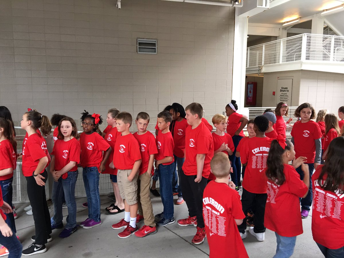 NWLSDSupt's tweet photo. #colerainelementary singing national anthem at reds game! https://t.co/sMuTVgOfKy