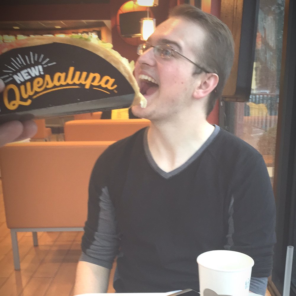 NickMoxley's tweet photo. Trying the new quesalupa! Excited! 😜 @tacobell @getstealz https://t.co/B8IlCu0IlA