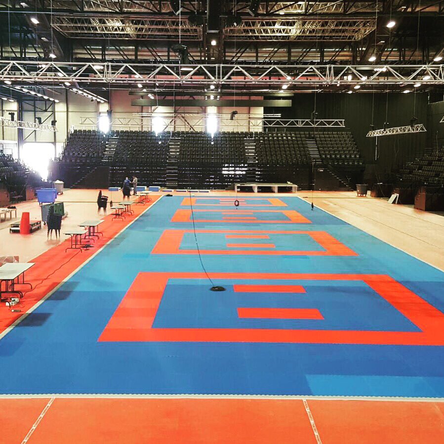 EV3NTofficiel's tweet photo. Montage des #EuroKarate2016 à @Arena_Mtp ! #RoadToMTP @ffkarate @wkf_tweet #byEv3nt #karate #kata #arena https://t.co/adlr9DnOGn