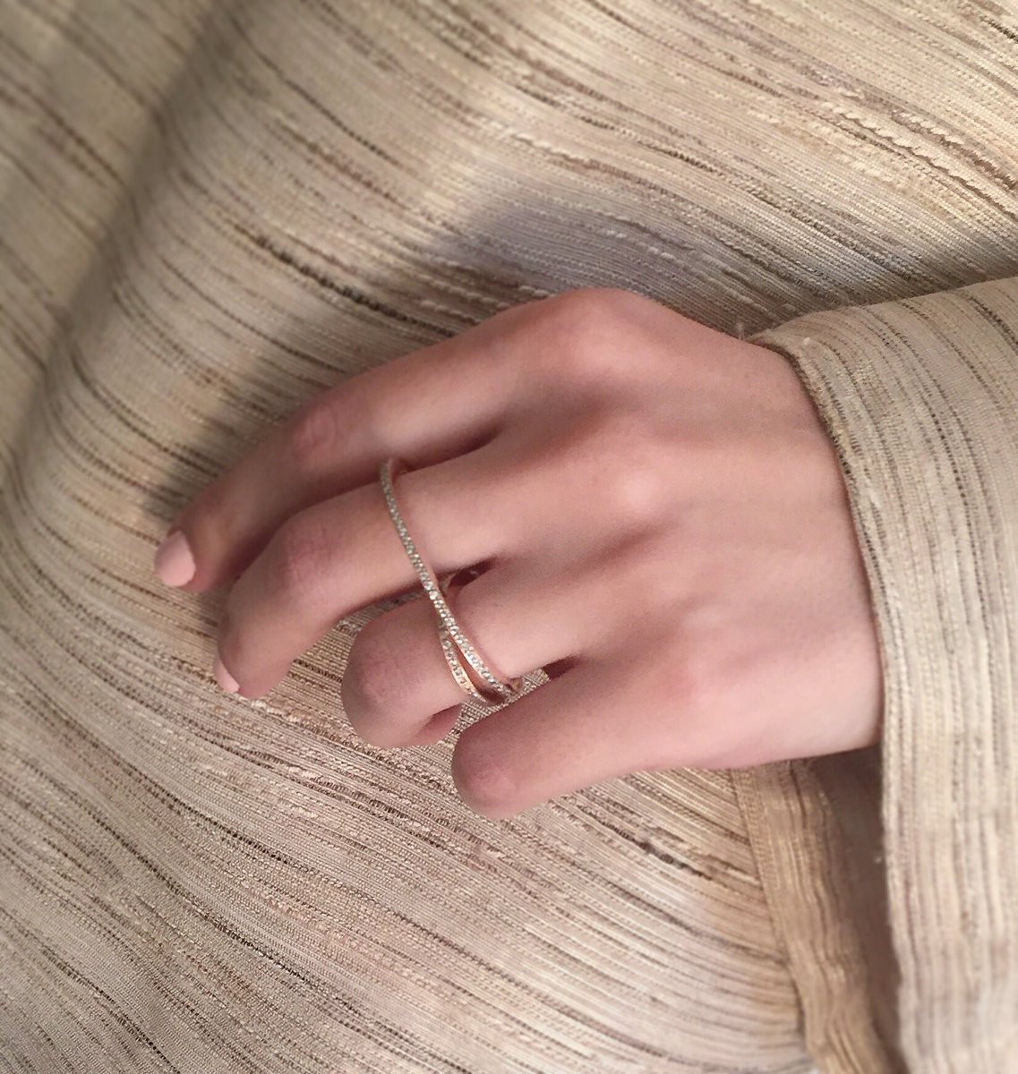 MAISONDEMODE's tweet photo. @FiyaJewellery Pink Gold Double Ring with White Diamonds #shopnow #ethicalfashion https://t.co/MSLxRuZEzM