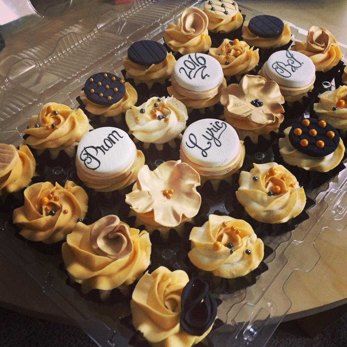 Sblessedcakes's tweet photo. To place an order call/text 610-553-5211 or email simplyblessedcakes@outlook.com https://t.co/znyGduOEpP