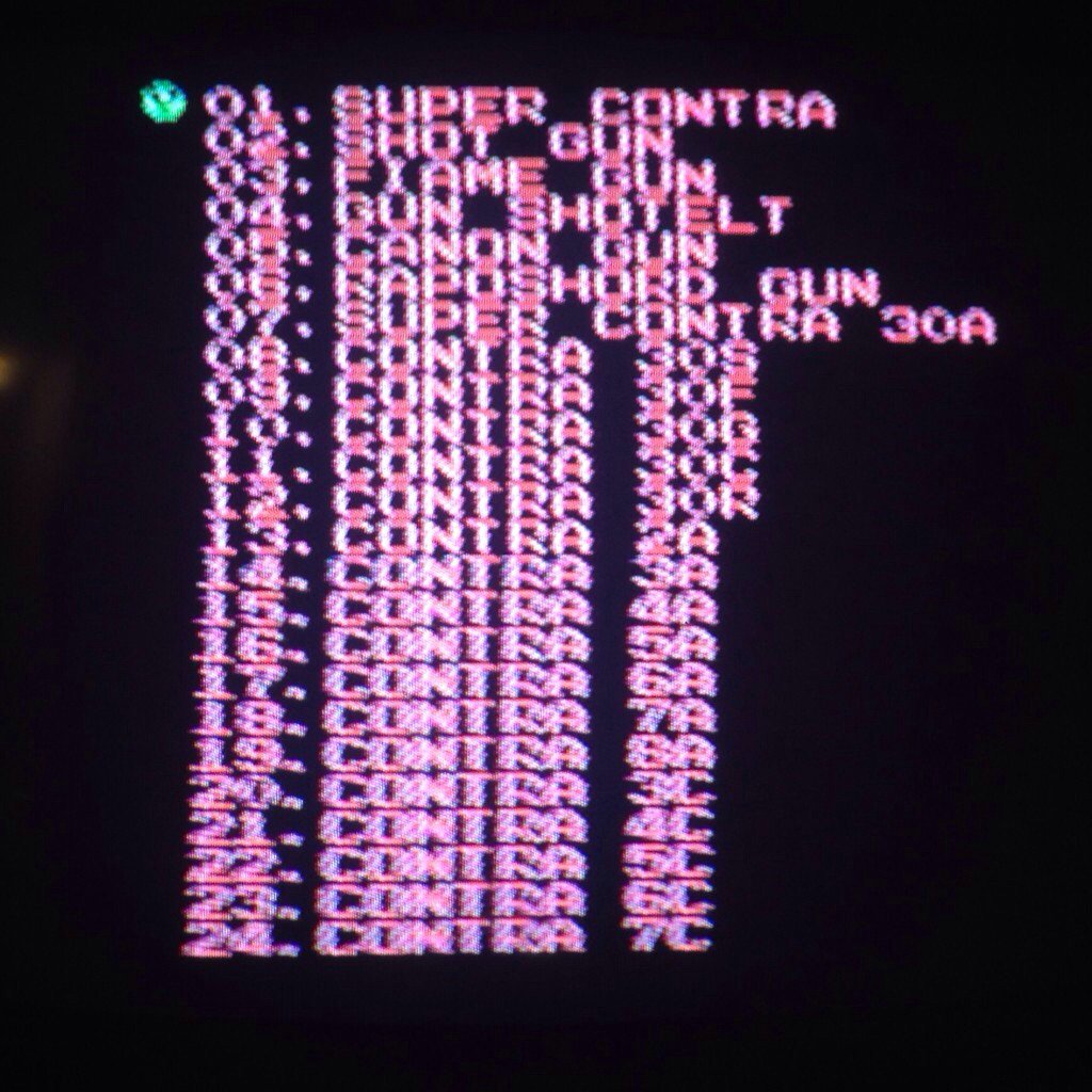 y2_ca's tweet image. 002 contra 2
スーパー魂斗羅(漢字だから日本版？)
これまた変な選択画面から始まるのでコピーソフトのコピーのようだ。
普通のはじめてもマシンガン標準装備。
なんだここは？のデモは無し。

#nes #400in1