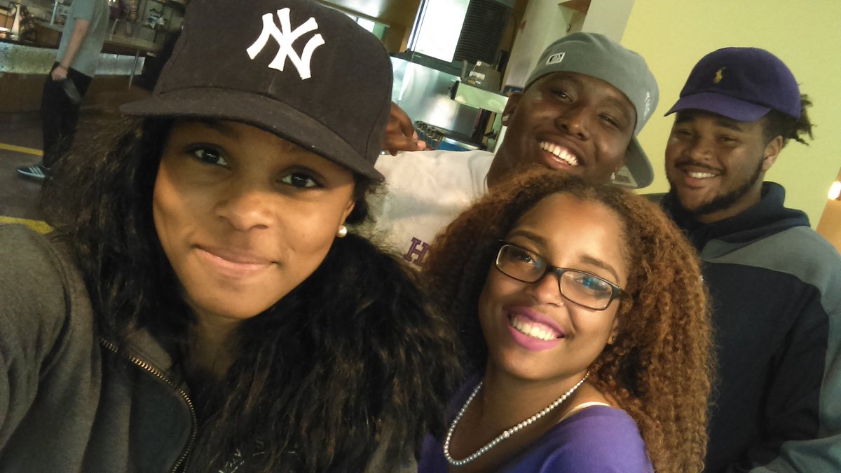 Claylonnicole's tweet photo. This is what happens when you leave your phone unattended. @1man1_p @tazz_44 https://t.co/KbNT7VUjAx