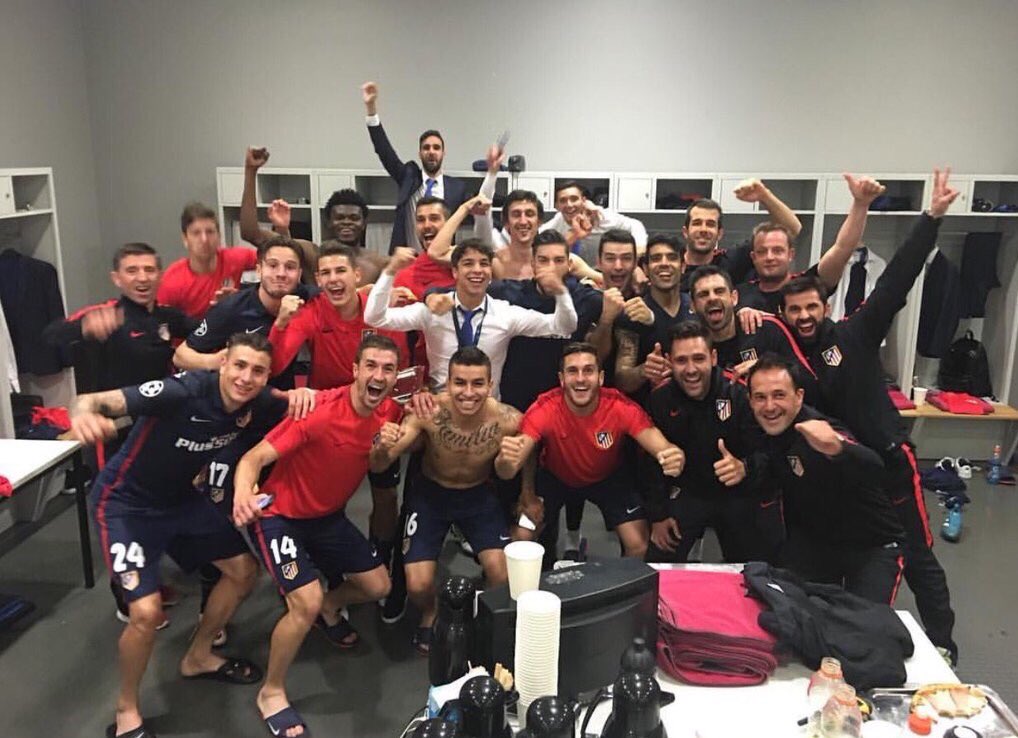 M_A_Moya's tweet photo. Por vosotros, #PorNuestrosMayores, por nosotros y por tí.....Te quiero @Atleti!!!!! Ya estamos en Milán!!!! #UCL https://t.co/F5y5q1wKdS