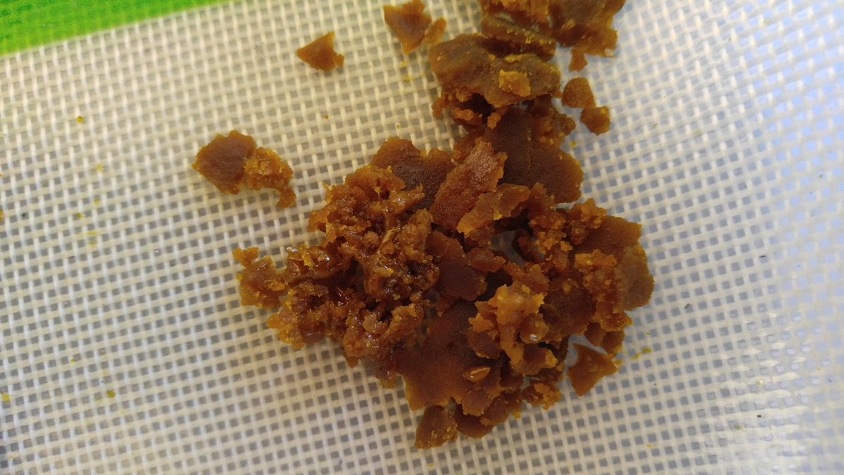 Hotsause420's tweet photo. Cherry Pie, Nam, Purple homes crumble #mz12x #dabs #hotsausegenetics https://t.co/fLhBK0cPOy