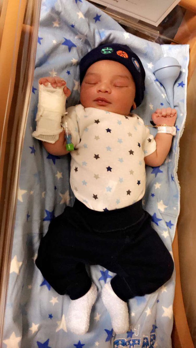 sfvxo_'s tweet photo. I love you with everything in me baby 💙💙 https://t.co/0gePZfsWsh