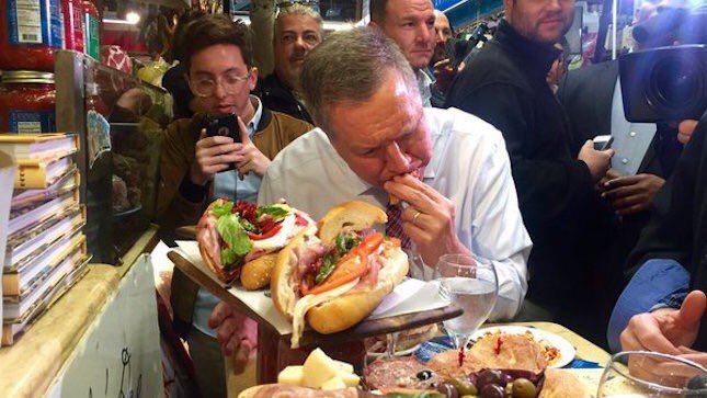 moekamerow's tweet photo. @JohnKasich https://t.co/rOdbnNKd2j