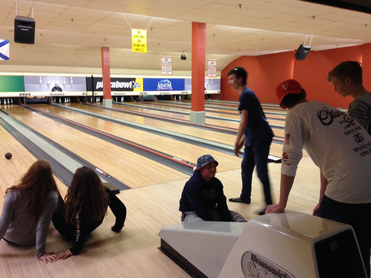 yorknfld's tweet photo. Rocking the bowl-a-rama St John's style #champschamps #whoopthereitis #strike! https://t.co/ELyxjiGctU