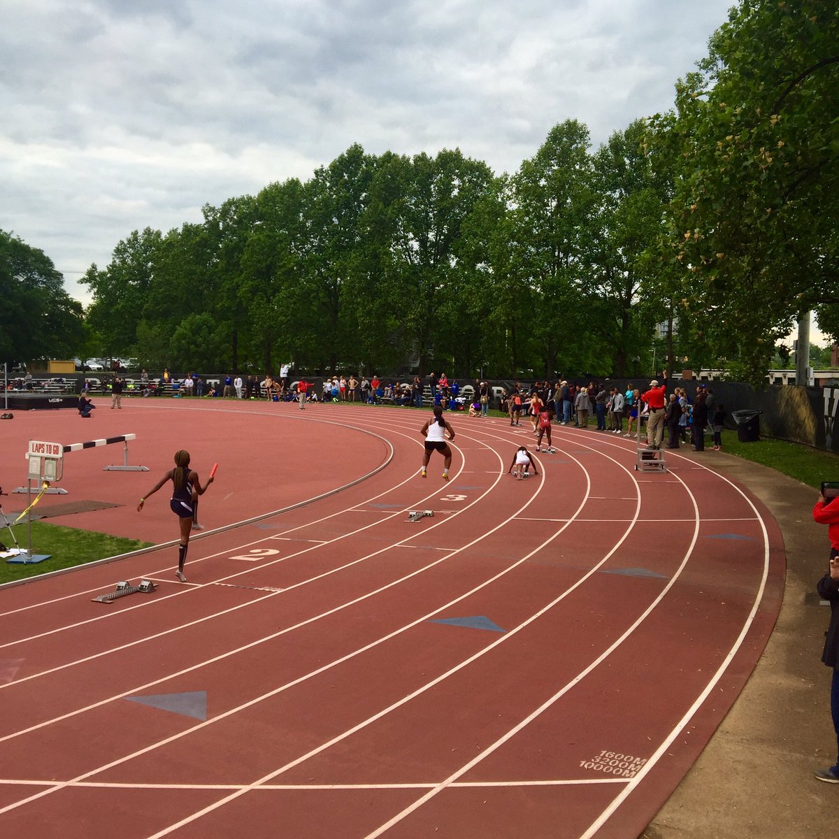 vandyxctrack's tweet photo. The 2016 High School Great 8 meet is underway! Live results can be found @cfpitiming #vandytrack https://t.co/rNJnzVkAZ8