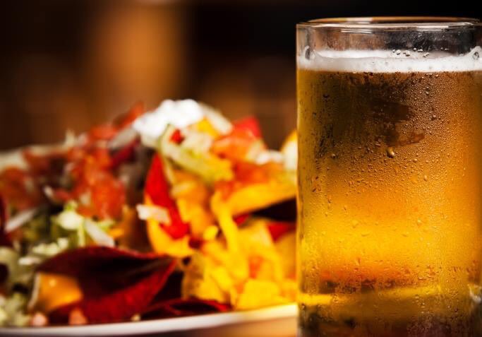 taphousegrill's tweet photo. #CincodeMayo enjoy $2 off:
@21stAmendment El Sulley, NegraModelo, DozEquis, CasaNoble Tequila & Nachos! #WhyRushHour https://t.co/8sqYbc9Gqz