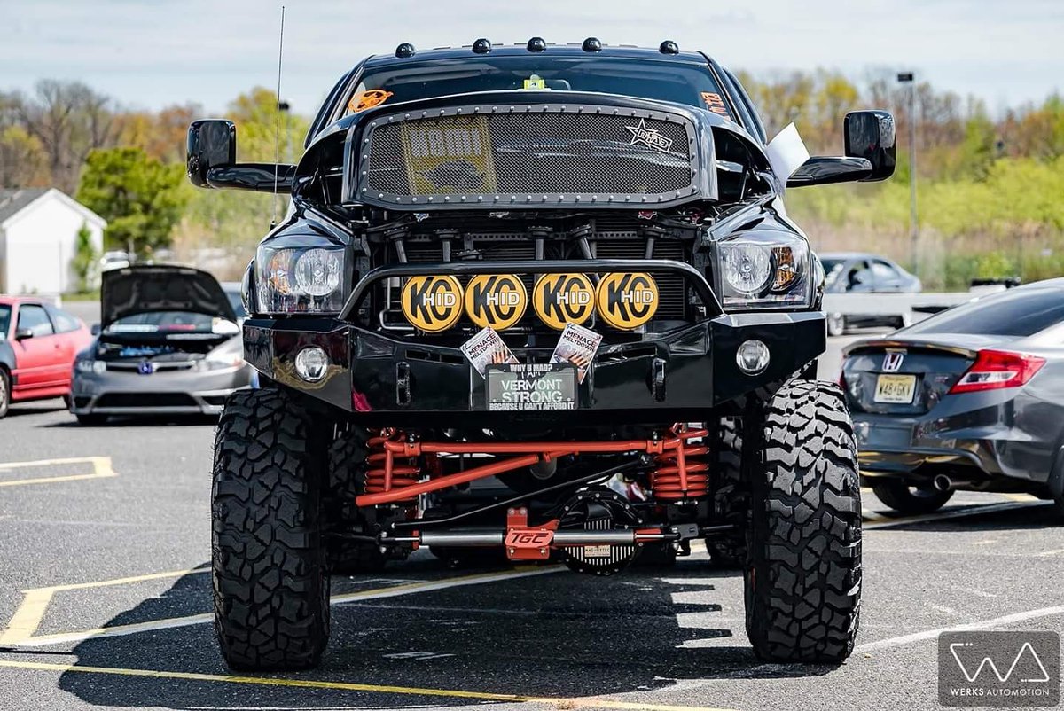 Hemivt's tweet photo. #topguncustomz #fusionbumpers #kchilites #odysseybattery #magnaflow #ogs1320 https://t.co/7S80vQz540
