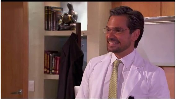 ayelen_r23's tweet photo. @TeamSimpleMm @FranciscoRubio_ #marco el inolvidable doctor, el hermano, el mejor padre! 😃😀 #FinalSimplementeMaria https://t.co/z7O4LMVjGs