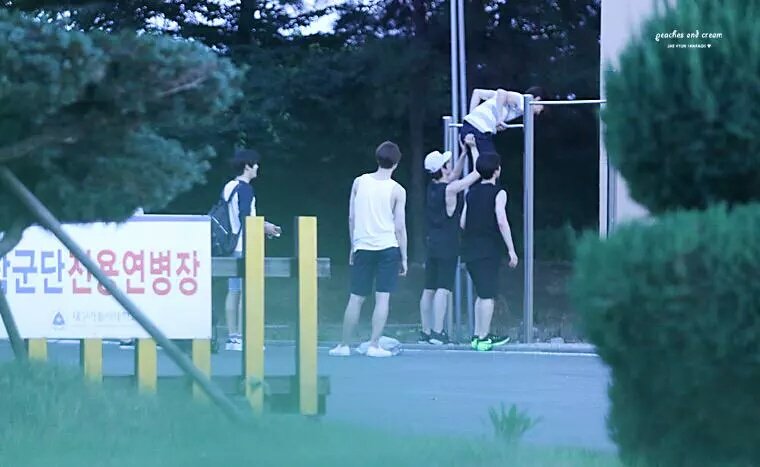 ChkcFS_UYAA7PQD.jpg:large