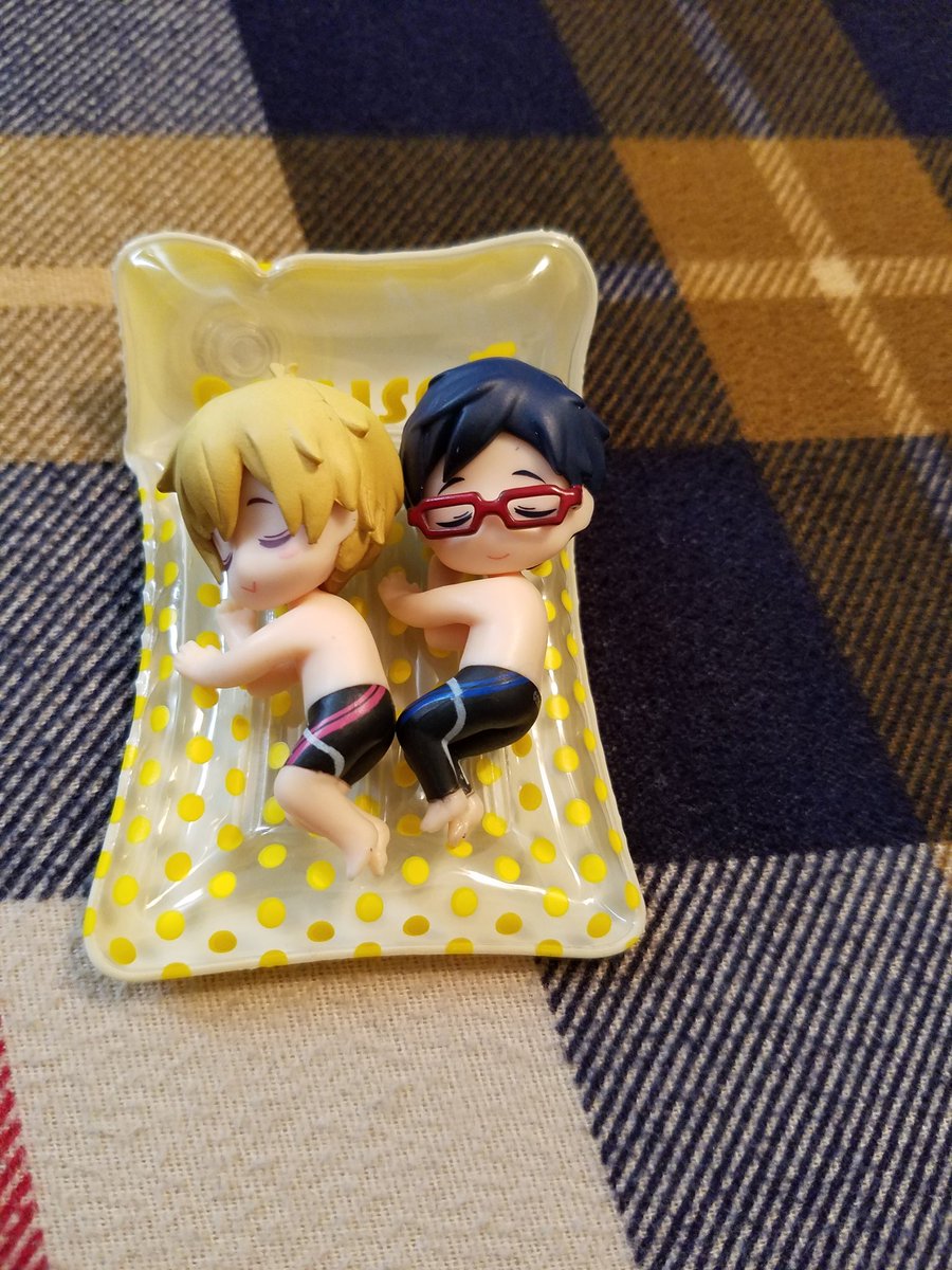 nikkichanprada's tweet image. Look how fucking cute this is!!!