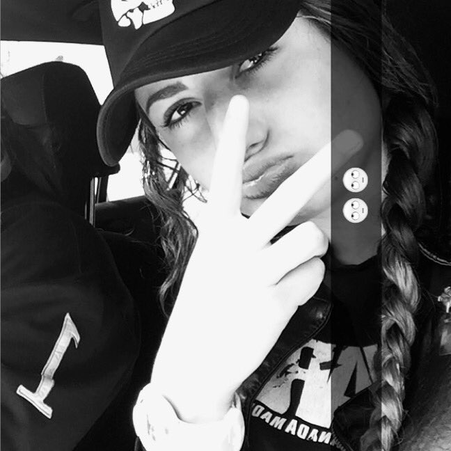 First tweet again🐼🖕🏽