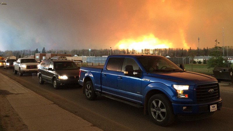 UPDATED: All Fort McMurray residents under mandatory evacuation notice: edmonton.ctvnews.ca/all-fort-mcmur… #ymm #ymmfire
