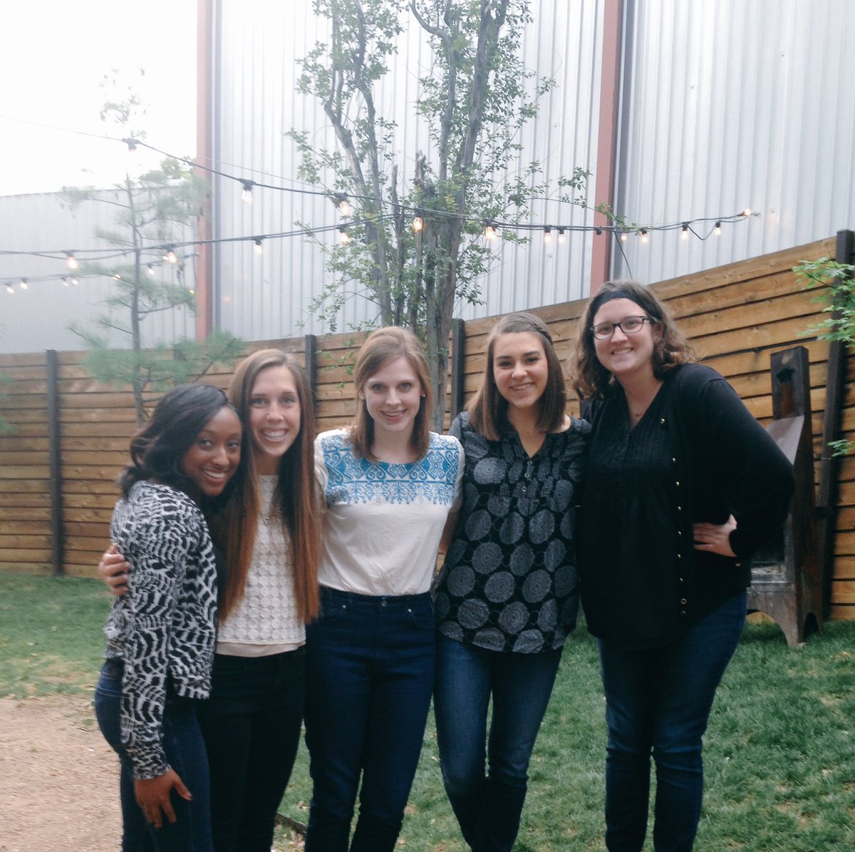 ablynnbildstein's tweet photo. golly I miss these humans already https://t.co/imoYN60JQc