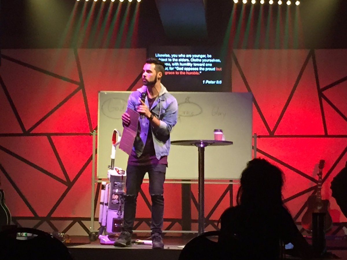 DanielLucas's tweet photo. @_Tstone_ just gave the best volunteer/gift talk I have ever heard! 🔥🔥🔥🔥🔥🔥🔥 #creativeteamnight https://t.co/67nTymRldh