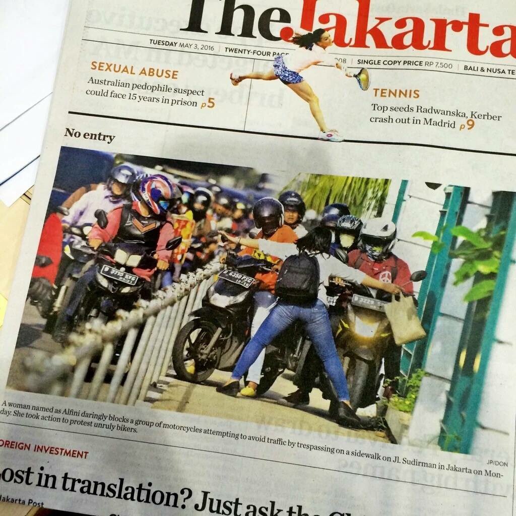 CandraMalik's tweet image. Selamat pagi, Jakarta. Ini superkeren! Selamatkan pejalan kaki dan trotoar dari pengendara motor.