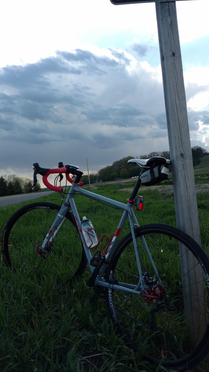 cyclingdann62's tweet photo. #ColossalRide with pop up thunder showers looming @salsacycles #CycleWI https://t.co/iTimqQ7S8M