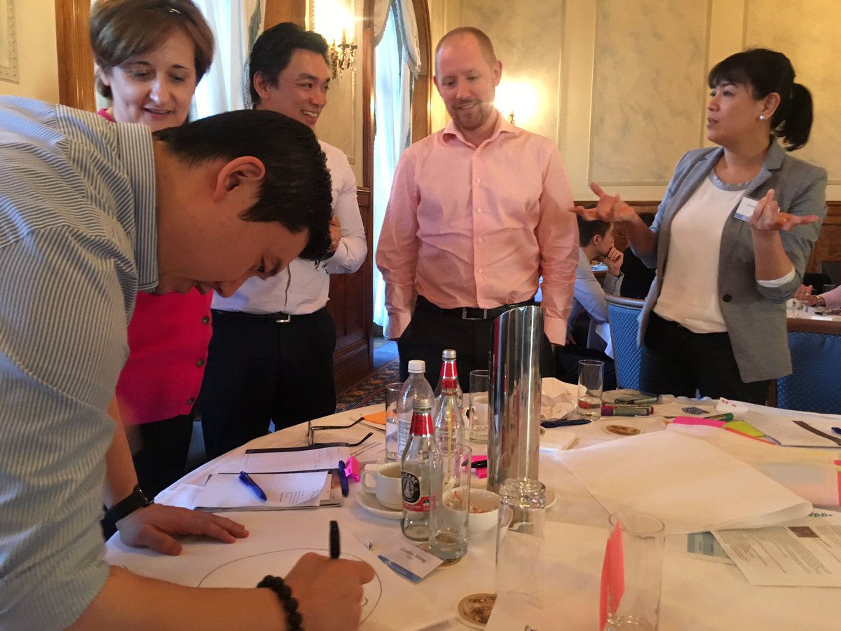 animel's tweet photo. #ideo storyboarding - felt like we were on a #MyKitchenRules final with the countdown! #innovativepm https://t.co/bI9LEEhp6m