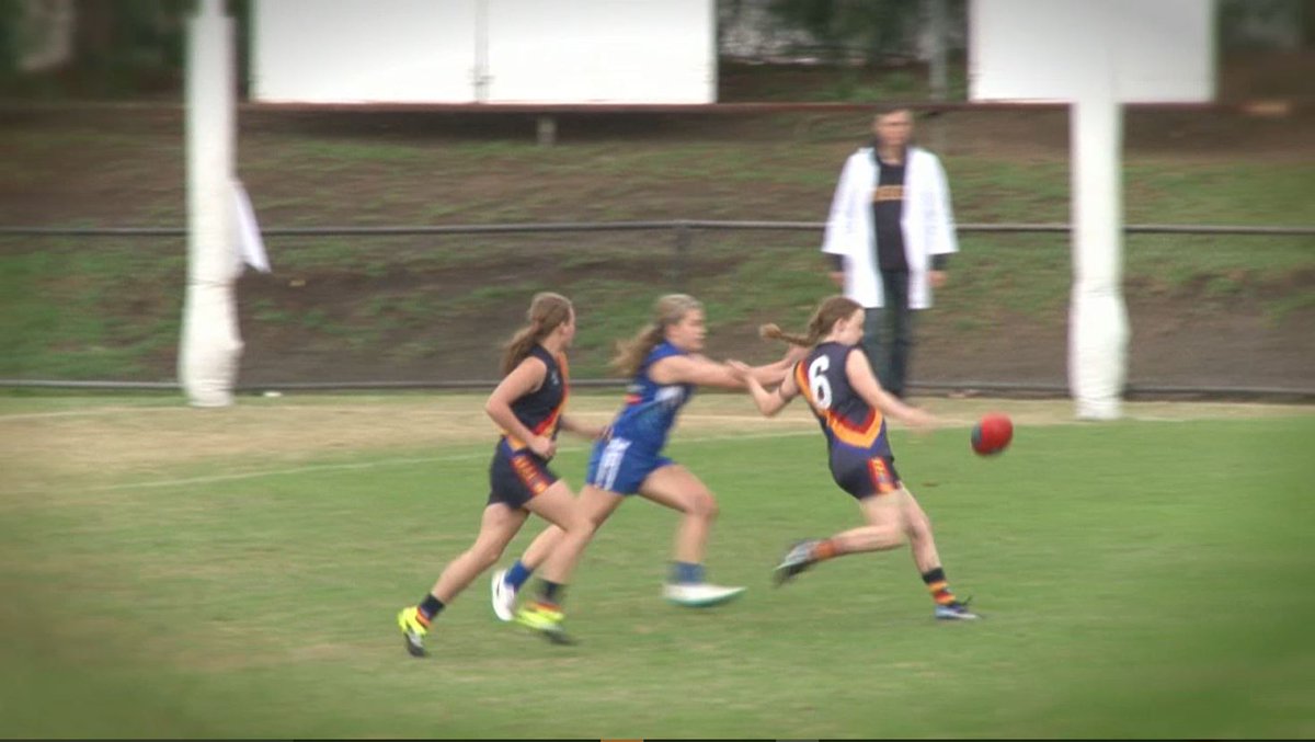 SMJFL's tweet photo. RND 3 WRAP UP: Read all about it! https://t.co/RHFLpoc36s The girls battled wet weather resulting in exciting games! https://t.co/dpRZOmkfIi