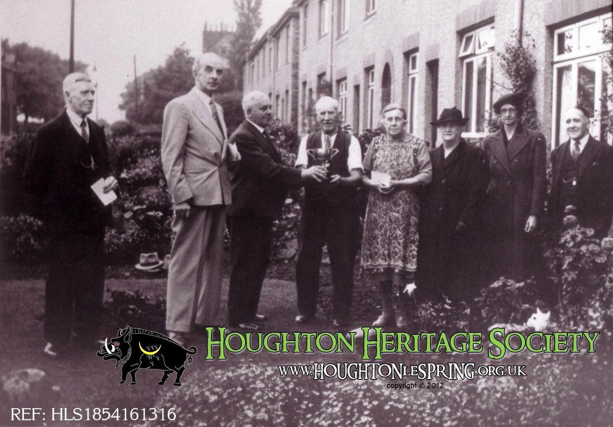 HoughtonHeritag's tweet photo. Proud of their garden!
#HotonOldPics #HUDC #CouncilHouse #houghtonlespring #garden #chiltonmoor #blackboyroad https://t.co/38nmwpMDdu