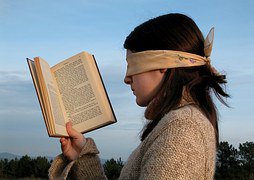 SecondaDMarz's tweet photo. Oh creature sciocche, quanta ignoranza è quella che vi offende. Dante #FotoEParole @CasaLettori https://t.co/AYcE8yiAex