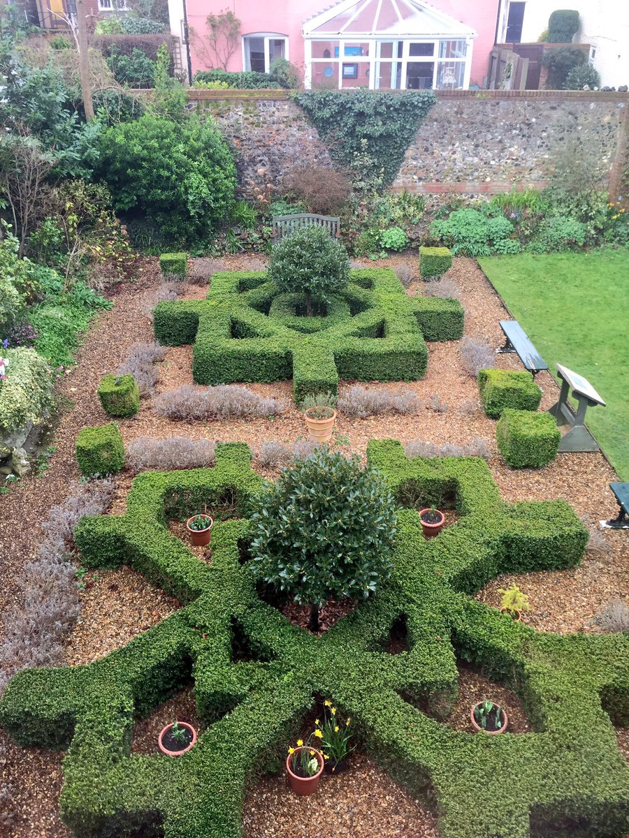 Strangers' Hall tweet media