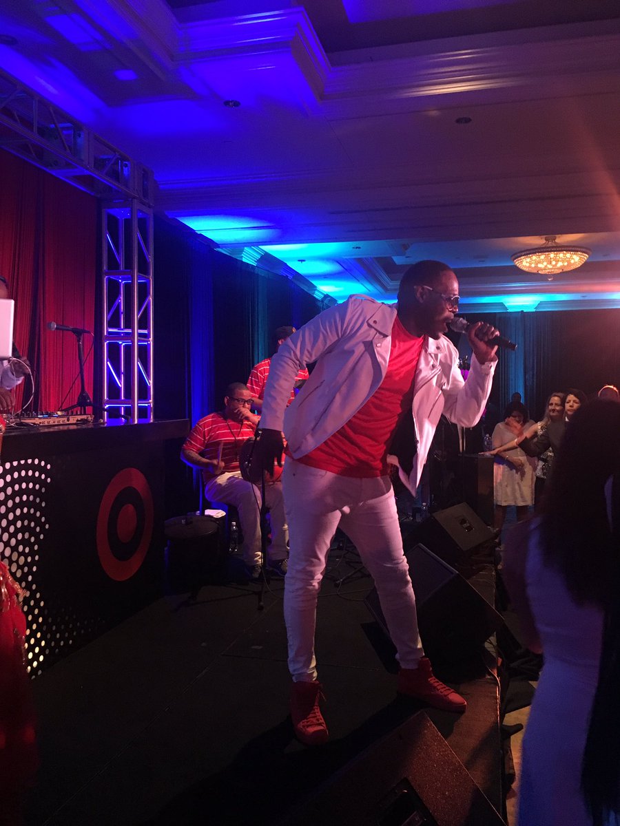 Post Gala Celebration with <a href="/MAGICJUANELDURO/">Magic Juan</a>! Thank you to our sponsor <a href="/Target/">Target</a> for making it an amazing night #HACR30