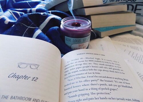 DailyBoho's tweet photo. Reading eases the mind and sends you to another world. https://t.co/82XlGuiIHP