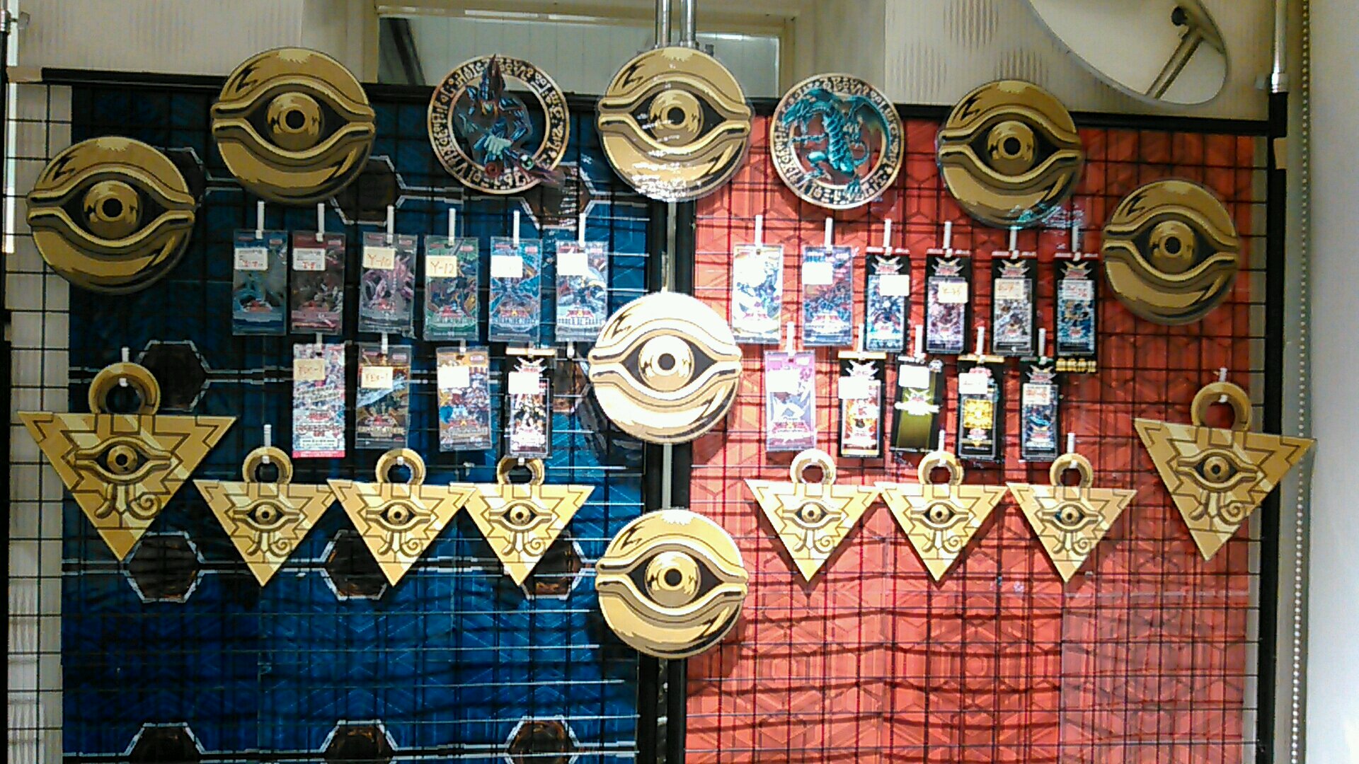 公式 遊戯王ocg 売場作りコンテスト16 に参加されているお店の遊戯王ocgコーナーを大紹介 本日 最後のお店 紹介は大阪府の トレカワールド八尾店 さん T Co 2v0flpxpxm Twitter