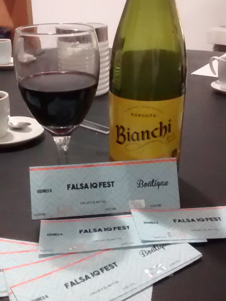 FalsaIQ's tweet photo. Acá ya se arrancó la previa para la fiesta!! Que esperas para conseguir tu preventa? https://t.co/xWB5IqTBb2