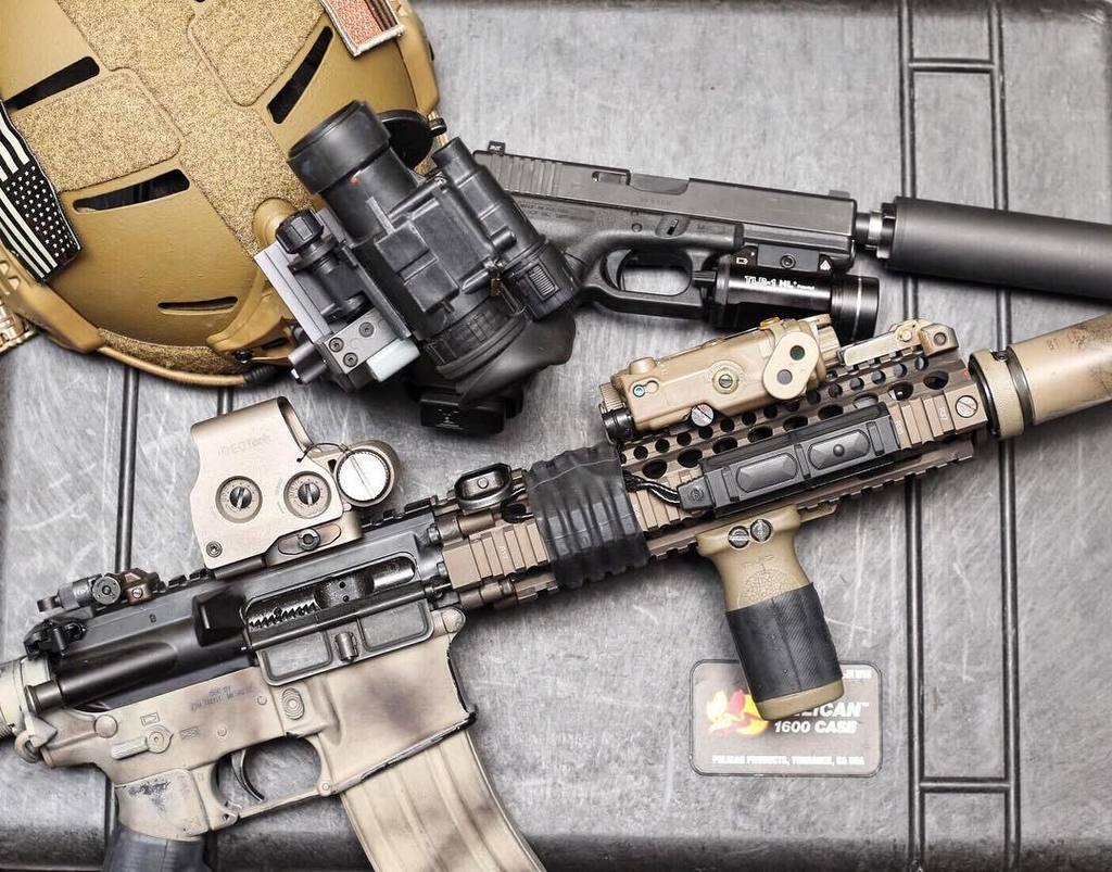 TheWalking_Lead's tweet photo. Night time essentials

#nightvision #peq15 #atpial #tnvc #pvs14 #mum14 #nodsquad #cqbr #gl… https://t.co/IxJCWIwRPt https://t.co/mOxQyHwGTm