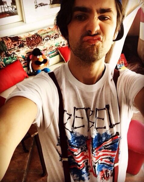 AbbeyRamona's tweet image. .@zanecarney wearing an @AbbeyDawn T-Shirt. 😽