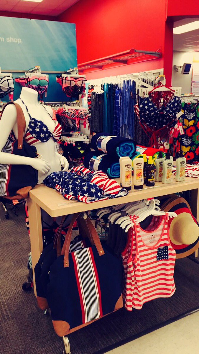 Americana Vibes 🔴⚪️🔵 #swim#refresh#drivingsales#VML#crossmerch#T2492 @tracyacurry1 <a href="/Samaraforcier/">Samara Forcier</a> <a href="/GuenetteMelanie/">Melanie Guenette</a>