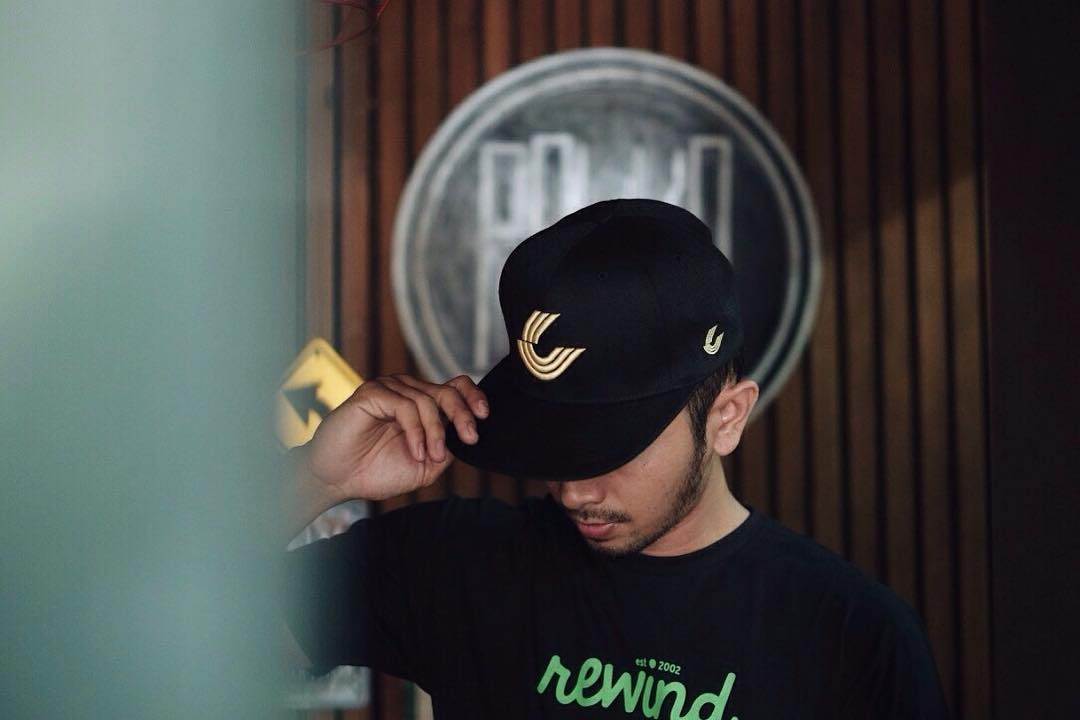 New SNAPBACK CAPS available for 225k, order 085776283630, follow our instagram <a href="/Urbain_Inc/">Urbain_Inc</a> &amp; @urbain_shop