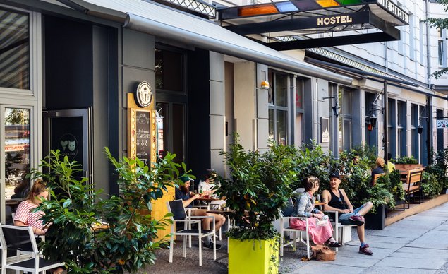 BudgetTravel's tweet image. Stay in the heart of #Berlin from $22/night?  Yes, please! ow.ly/4nnDAc #TravelTuesday