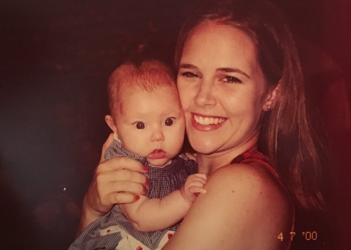 jaceymorris11's tweet photo. Happy Birthday Mother😘😘🎉 https://t.co/QCyTyBbecC